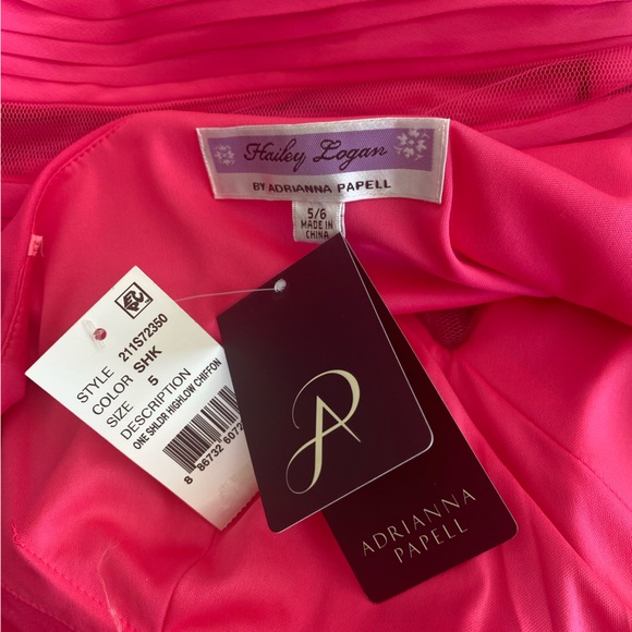New/Never Used - ADRIANNA PAPELL ONE SHLDR HIGHLOW CHIFFON Dress - Picture 2 of 13